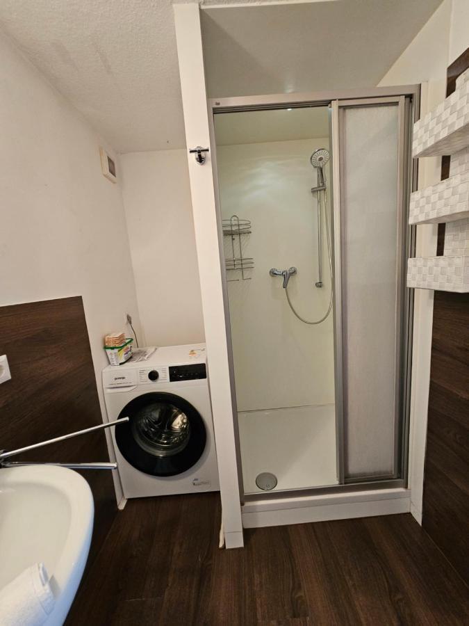 B76, Lauterach, Vorarlberg Apartments Kültér fotó